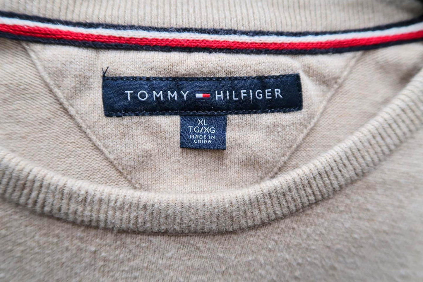 Beige Tommy Hilfiger Trui met Donkerblauwe Strepen – XL