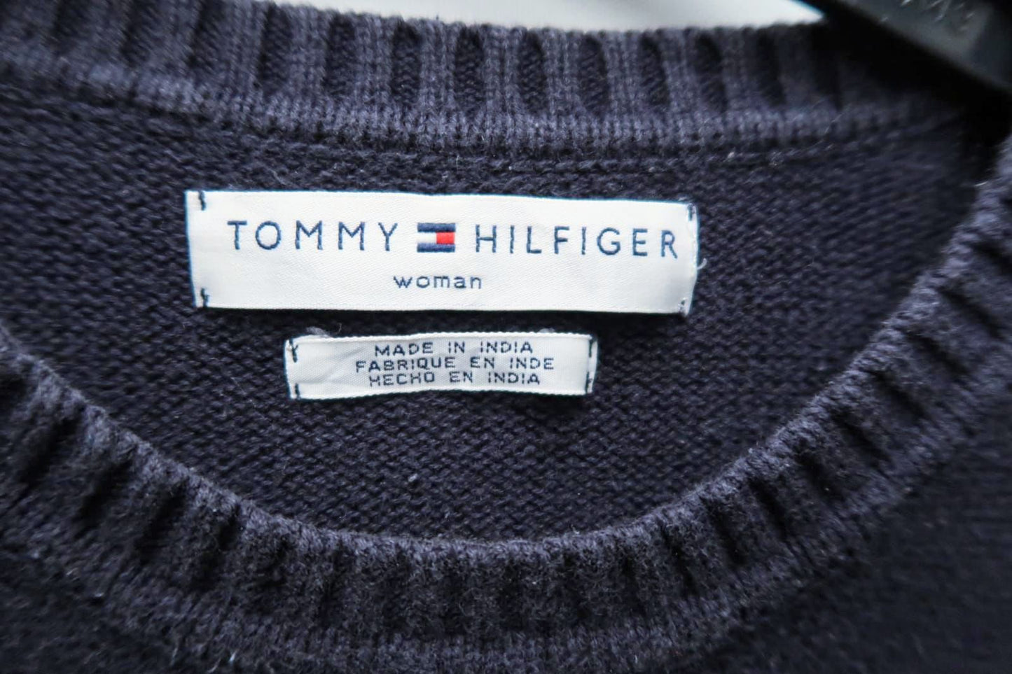 Donkerblauwe Dikke Tommy Hilfiger Trui met Logo op de Borst – Dames